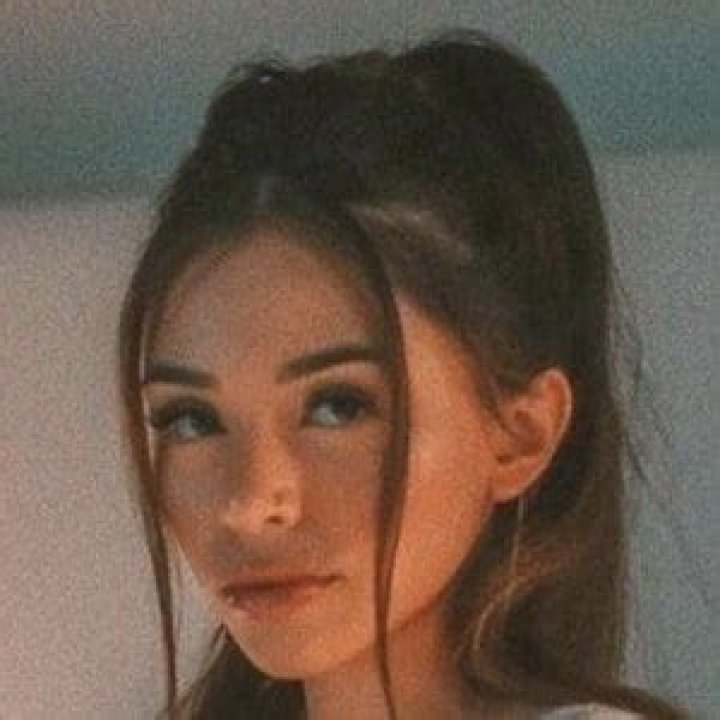 Alyssa Griffith: TikTok Star & Social Media Sensation!