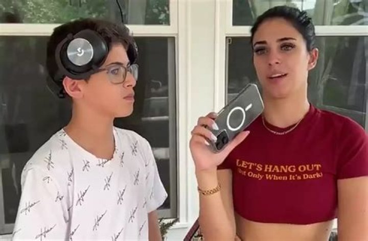 Camilla Araujo: Unveiling the Rising Star & Her Online Journey!
