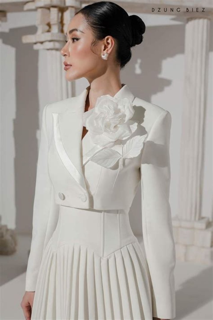 Carmela Clutch IG: Your Ultimate Guide to Discovering Style and Elegance