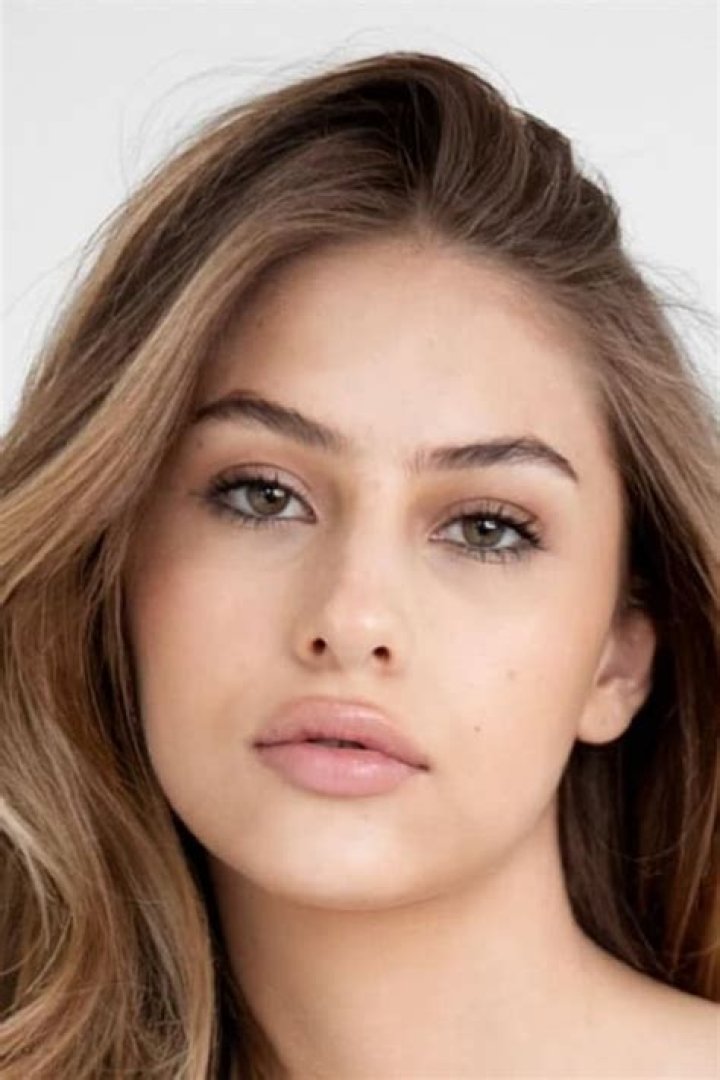 Discover the True Identity: Victoria Baz&uacute;a Birth Name Unveiled