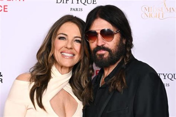 Elizabeth Hurley: News, Photos & Relationships - What's New?