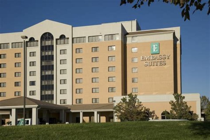Embassy Suites Kansas City Airport Hotel: Your Ultimate Staycation Destination