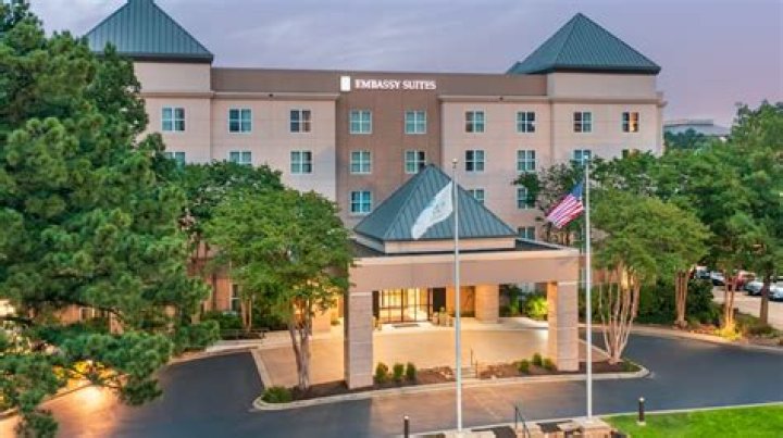 Embassy Suites Shady Grove: A Premier Stay for Travelers