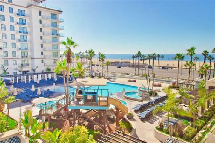 Huntington Beach Hilton Waterfront Resort: Your Ultimate Coastal Getaway