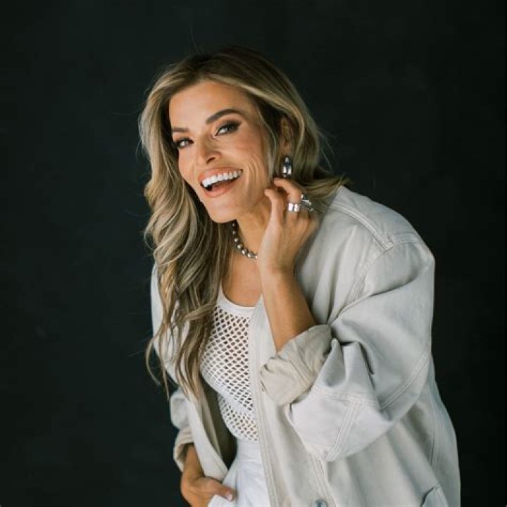 Kaitlyn Krems: TikTok Star & Influencer - Unveiling Her Life!