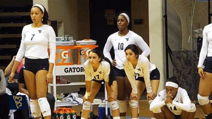 Kayla Simmons: From Marshall Volleyball to Instagram Star!