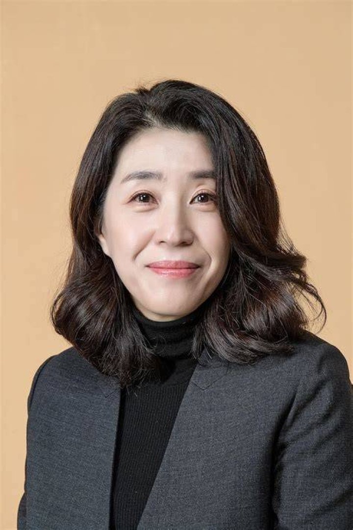 Kim Mi Kyung: A Star Who Shines in Korea's Entertainment Industry