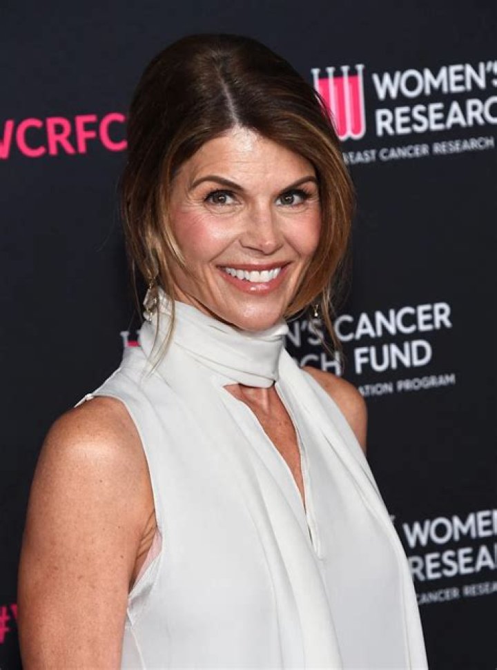 Saxon O'Loughlin: Bio, Family, & Career - All You Need to Know!