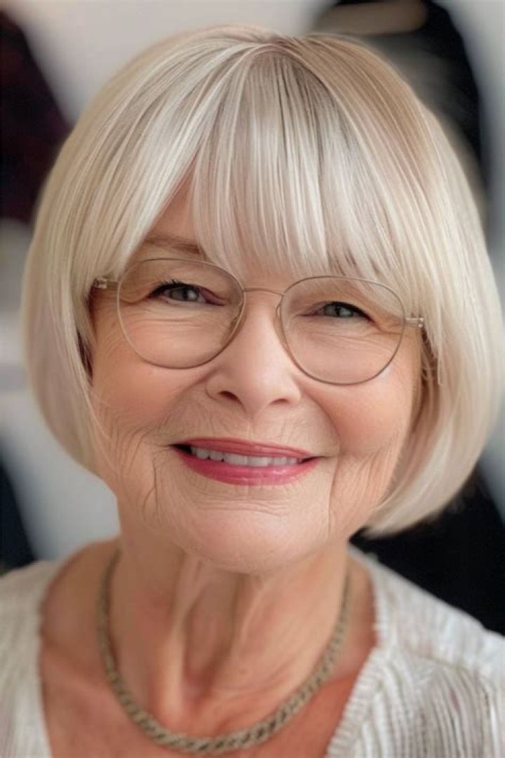Short Hairstyles for Women Over 70 with Glasses: Find Your Perfect Look!