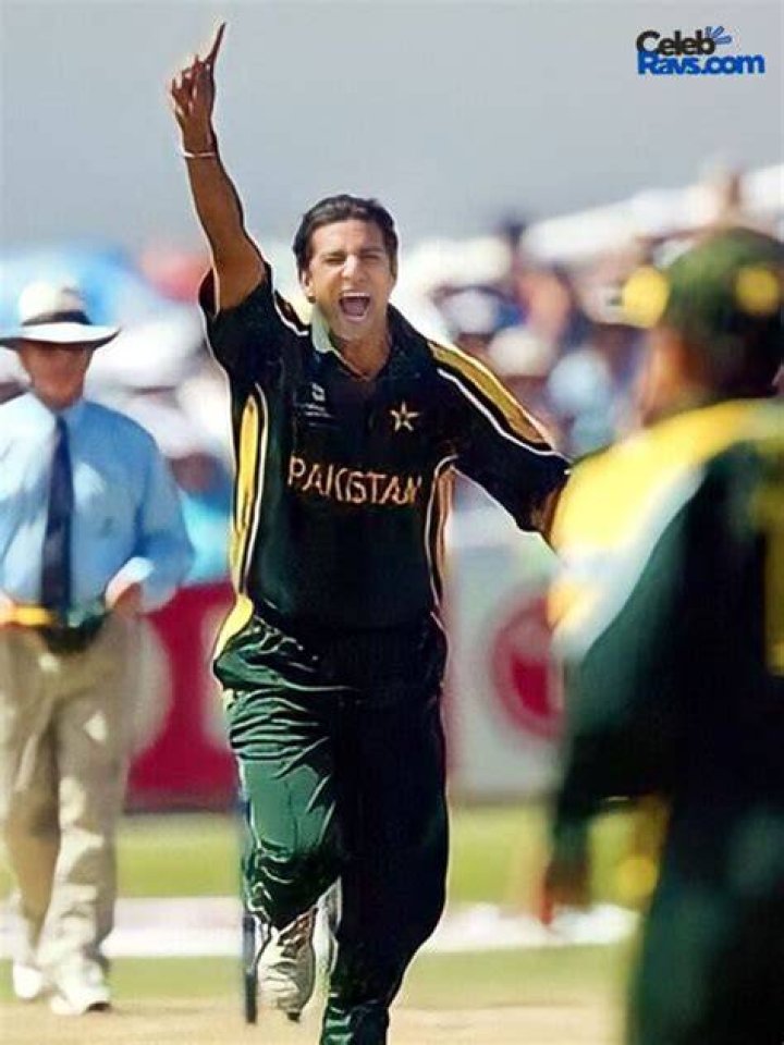 Wasim Akram Height in Feet: The Iconic Cricketer&rsquo;s Stats and Achievements