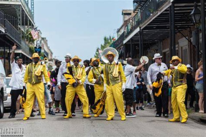 What is Second Line in New Orleans: Exploring the Rich Cultural Tradition
